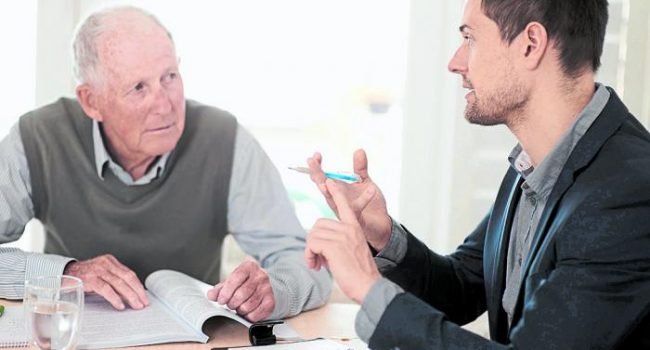 Con esta ley buscan promover empleo para adultos mayores sin pensión